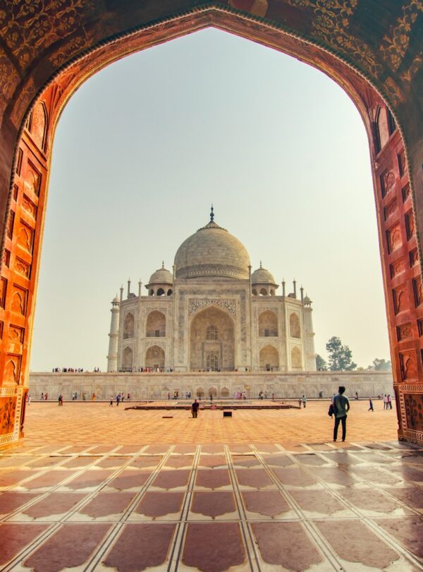 people near TAj Mahal